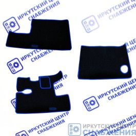 Коврики кабины МАЗ 3 ЕВРО ворсовые (АВТС 3 коврикаМТ) (КарлайтСиний кант) Коврики кабины МАЗ 3 ЕВРО ворсовые (АВТС 3 коврикаМТ) (КарлайтСиний кант)